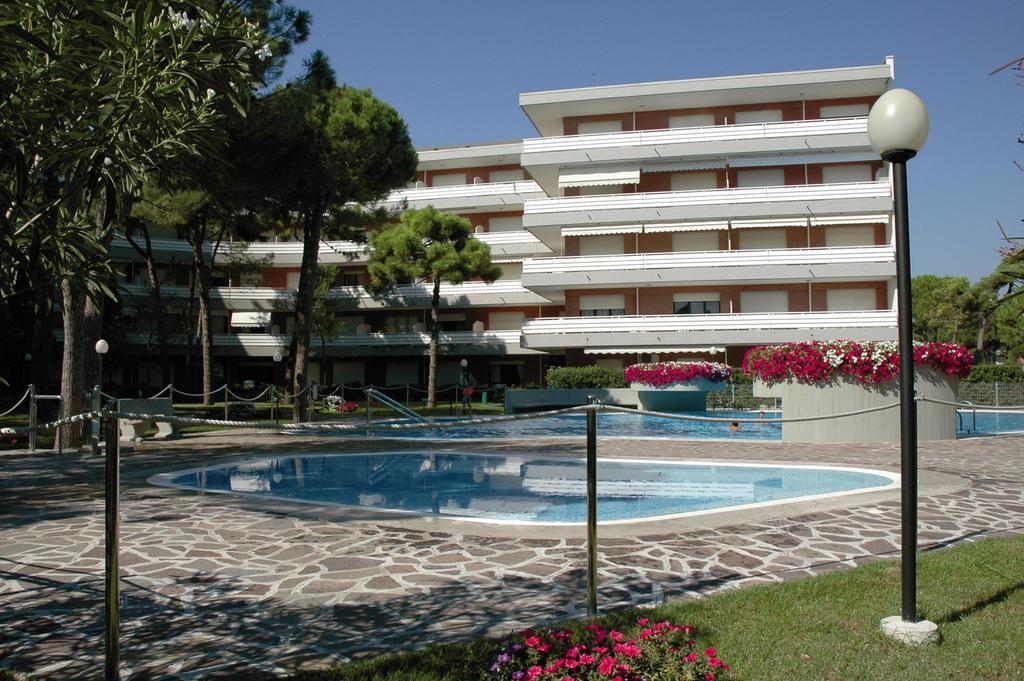 Appartamenti Meridiana Lignano Sabbiadoro Exterior photo